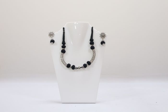 NECKLACE SILVER WITH THREAD BLACK DORI PIPE 