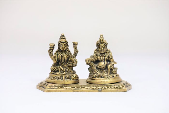 Brass Figurine A Black Kuber With Laxmi 