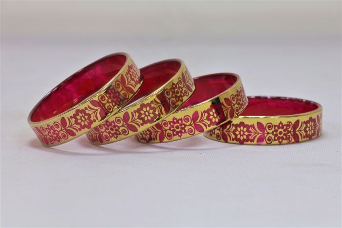 Glass Bangle set of 4 Red Leaf